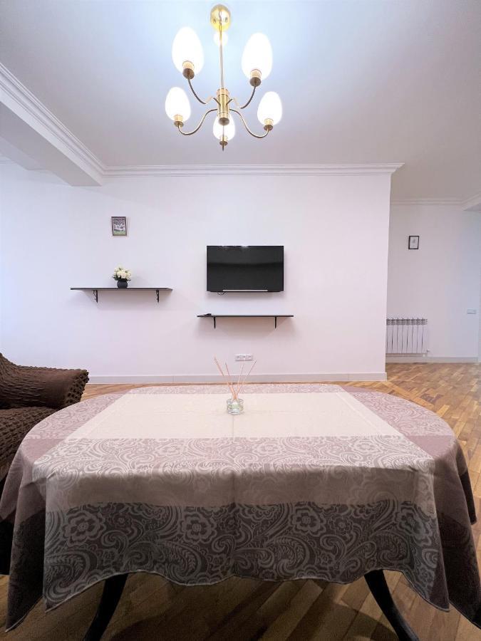 Apartmán Cosy Apt Near Republic Square Jerevan Exteriér fotografie